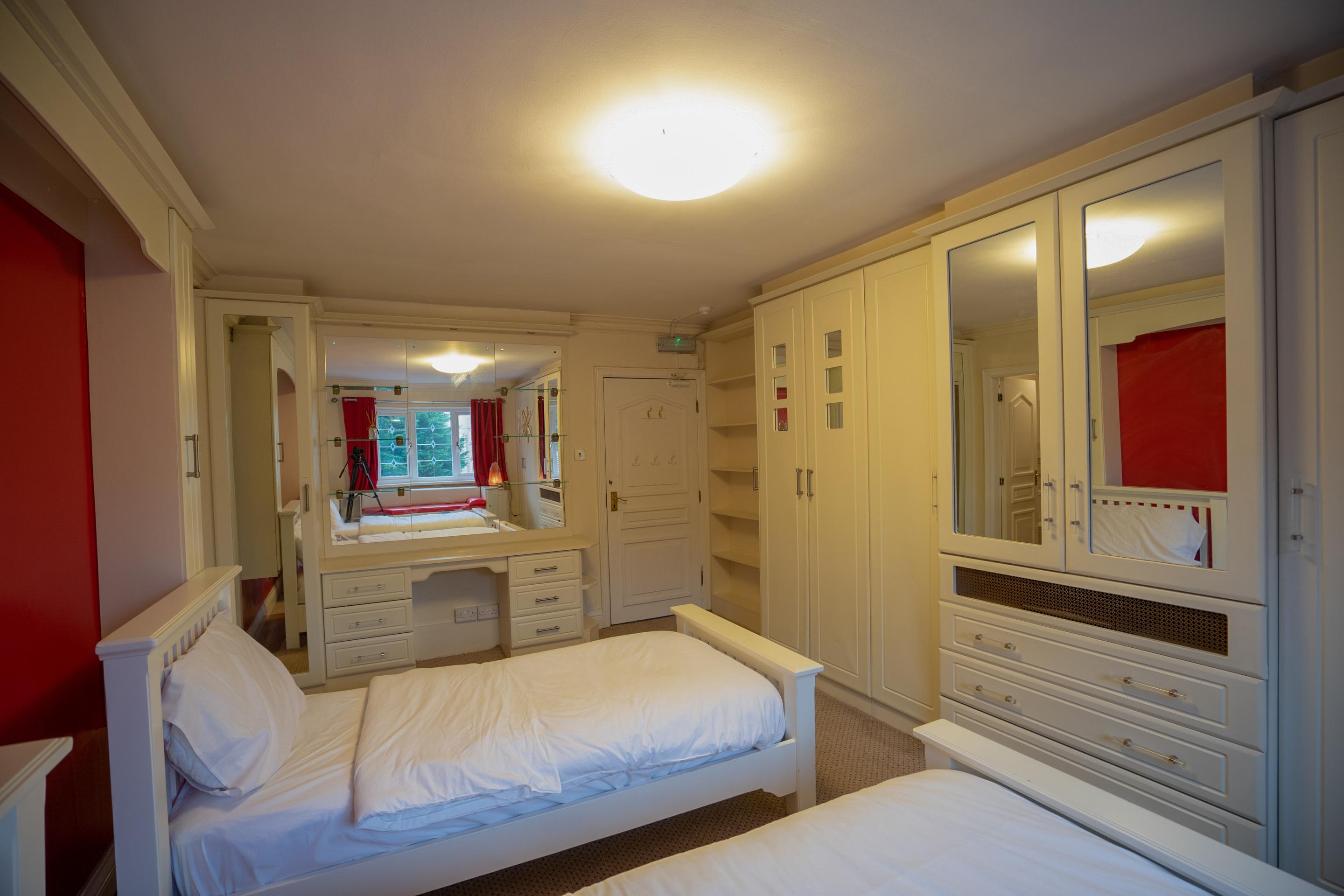 Oyo Oakcroft Guest House Manchester Airport Ringway Екстер'єр фото
