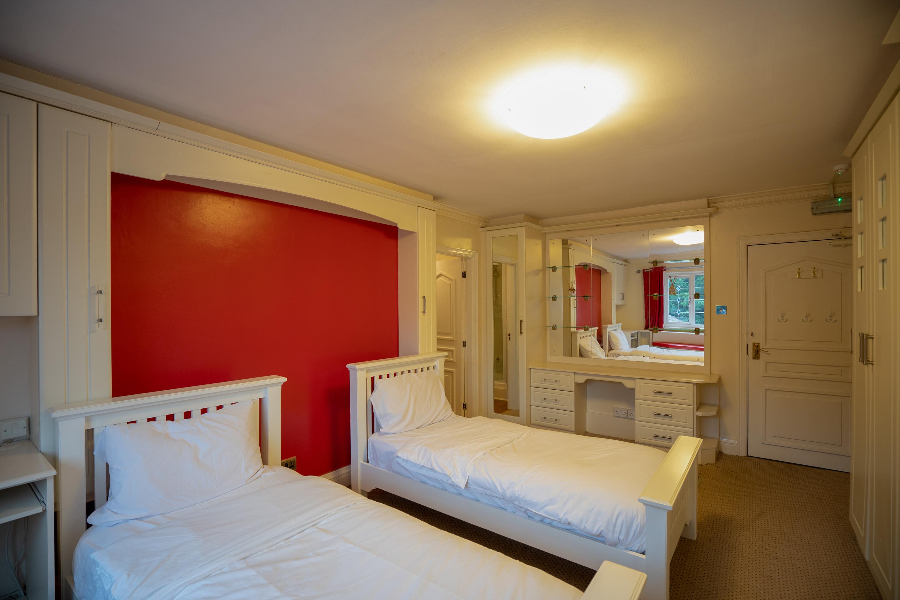 Oyo Oakcroft Guest House Manchester Airport Ringway Екстер'єр фото