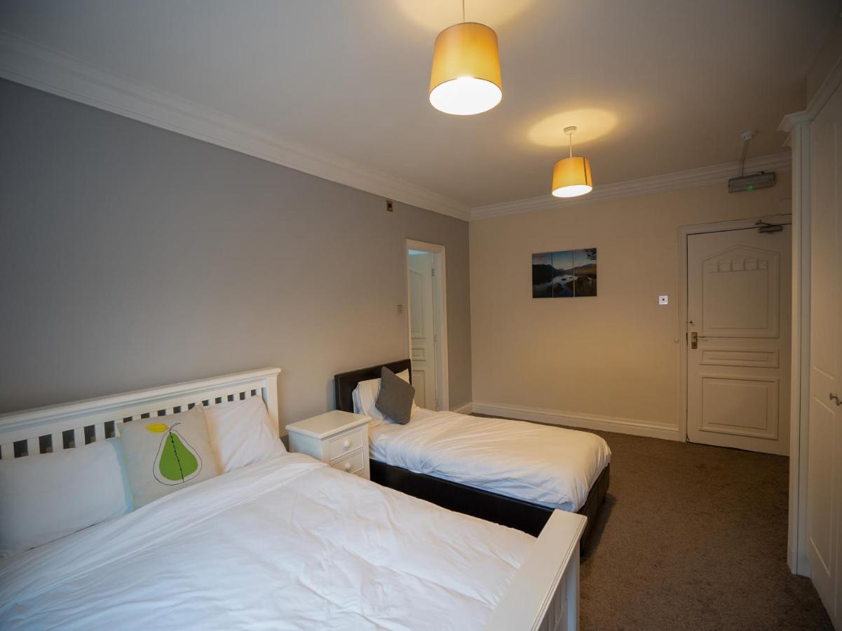 Oyo Oakcroft Guest House Manchester Airport Ringway Екстер'єр фото
