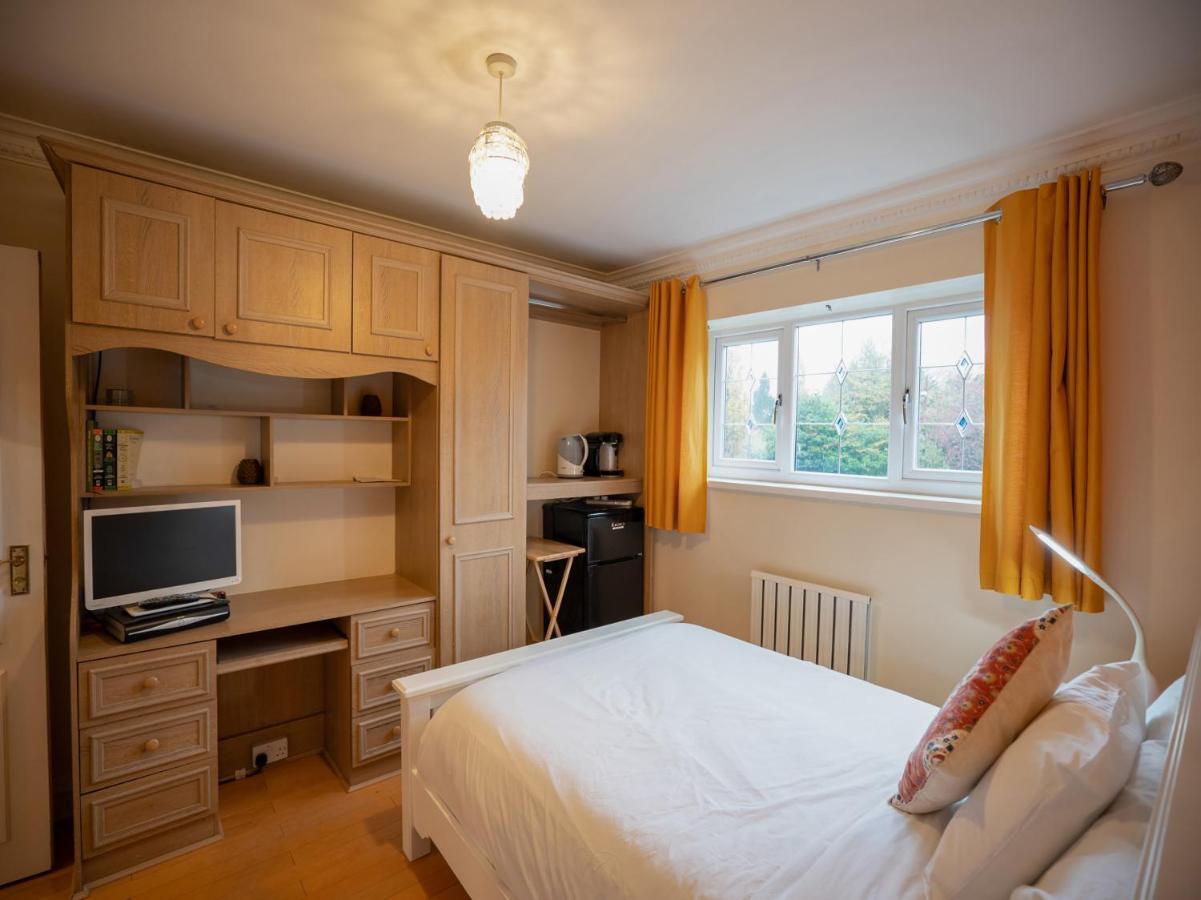 Oyo Oakcroft Guest House Manchester Airport Ringway Екстер'єр фото