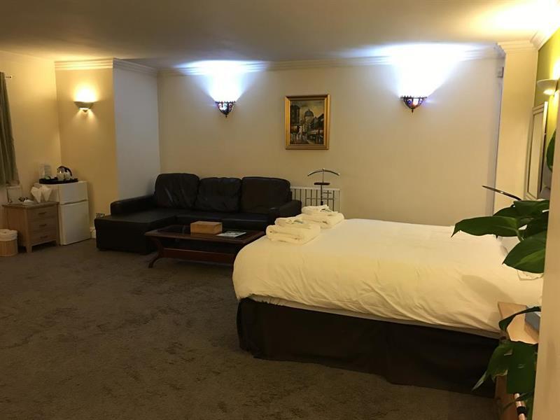 Oyo Oakcroft Guest House Manchester Airport Ringway Екстер'єр фото